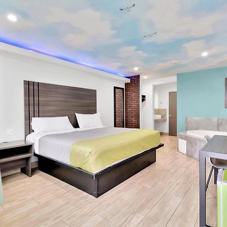 Exclusivo Inn And Suites Lakewood Luaran gambar