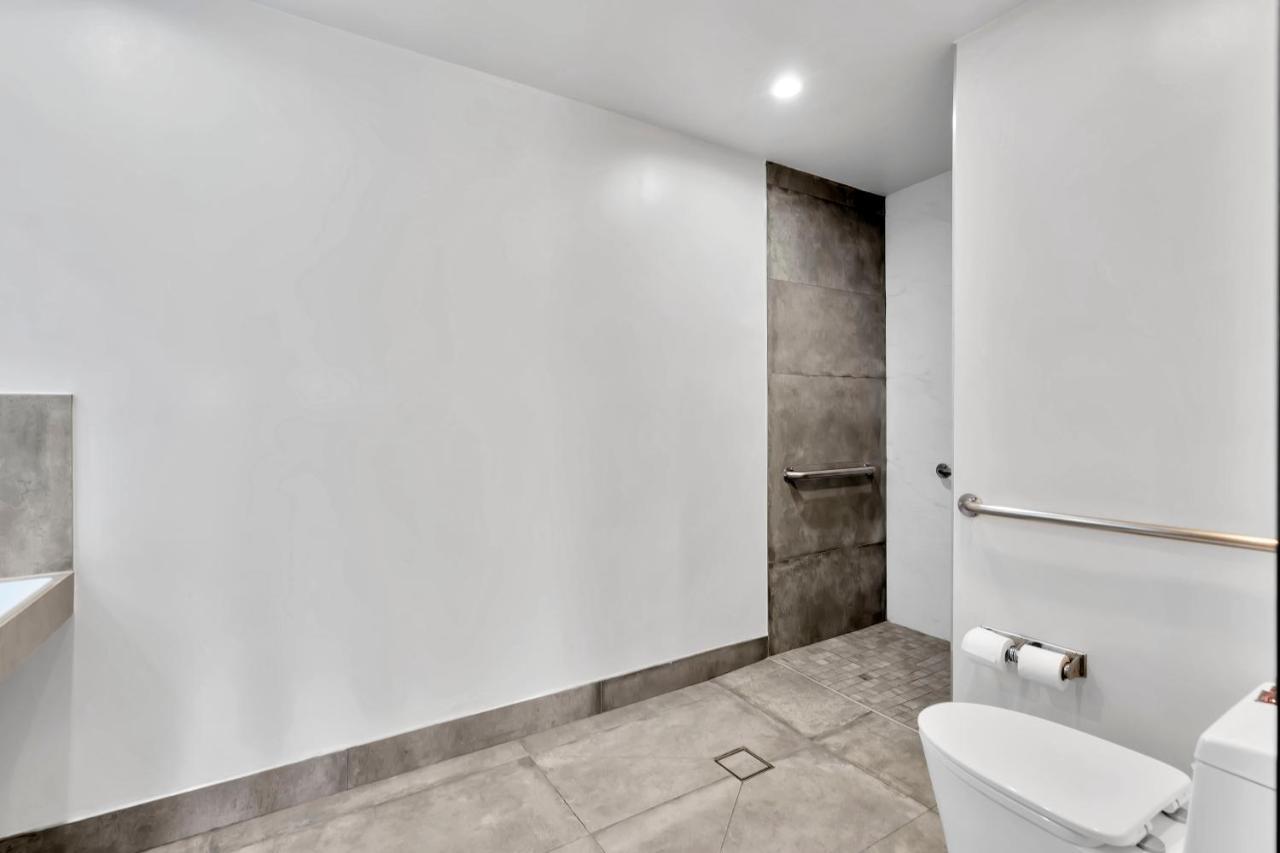 Exclusivo Inn And Suites Lakewood Luaran gambar