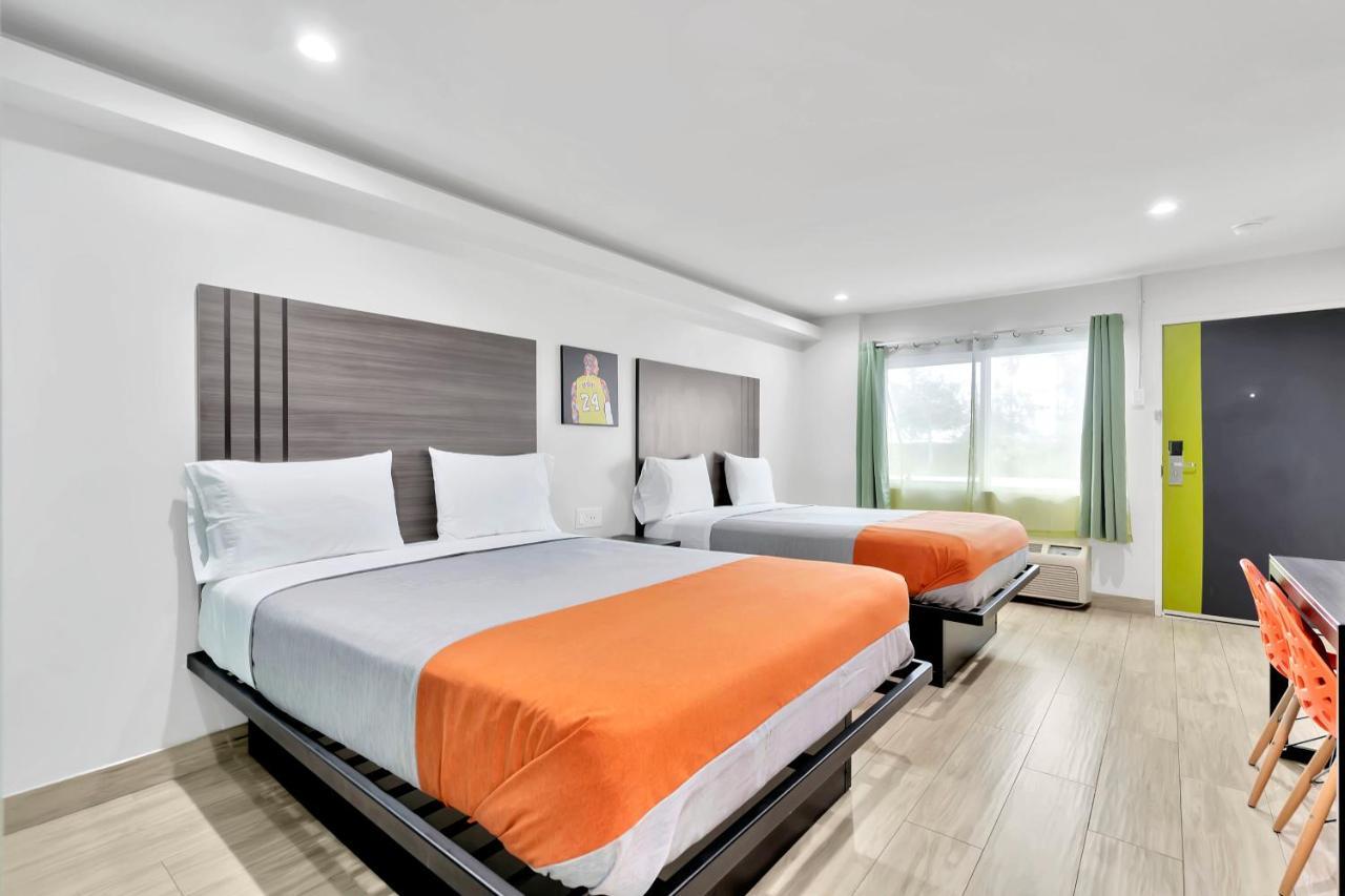 Exclusivo Inn And Suites Lakewood Luaran gambar